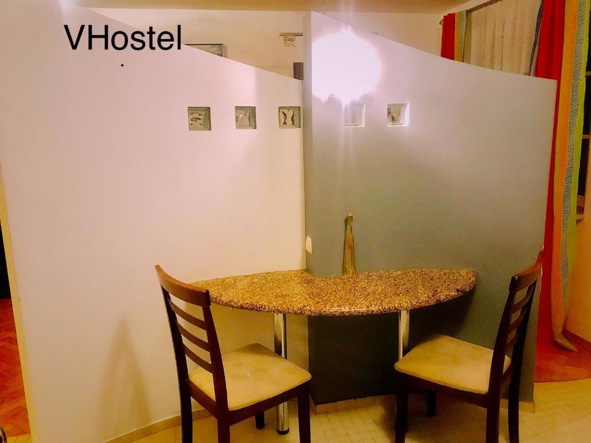 V Hostel Varsovie Extérieur photo